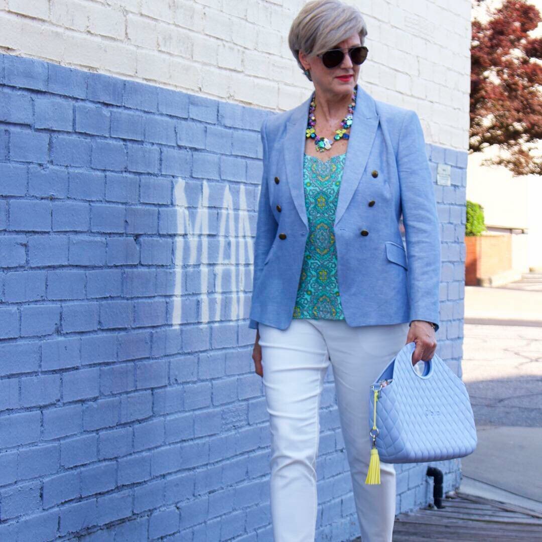 Образ с голубым пиджаком