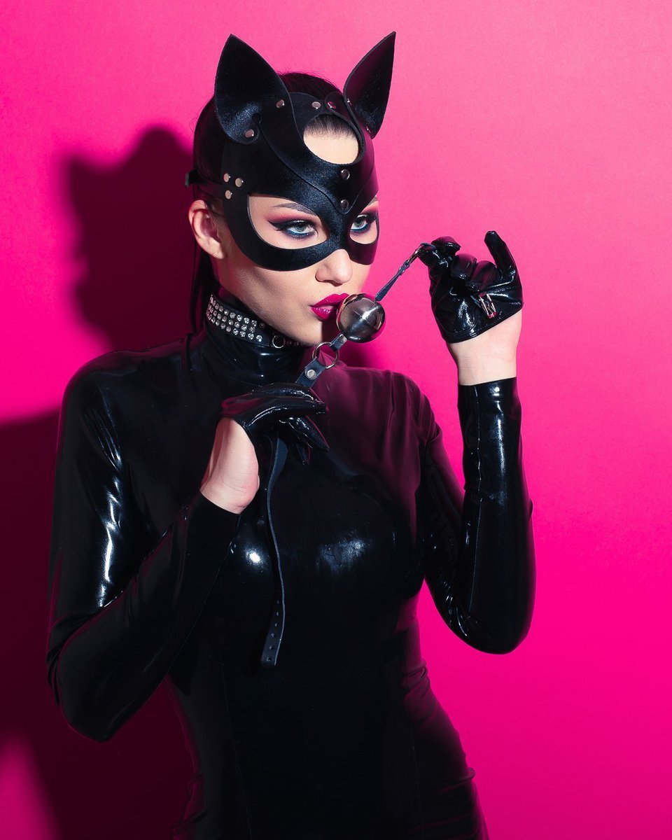 Маска кошки кожаная