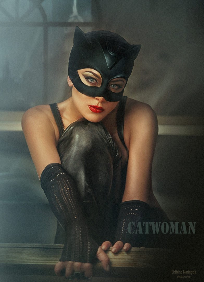 Девушка кошка