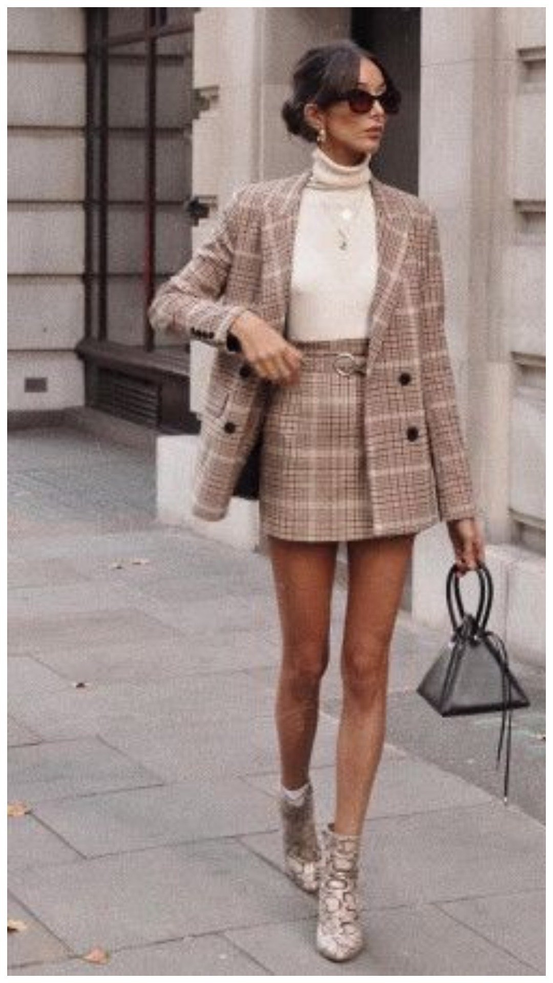 Бордовое платье из твида