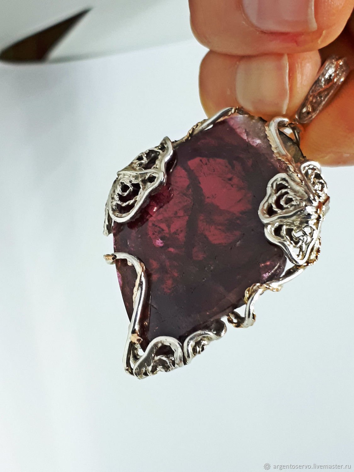 Ювелирный комплект с 326 турмалинами