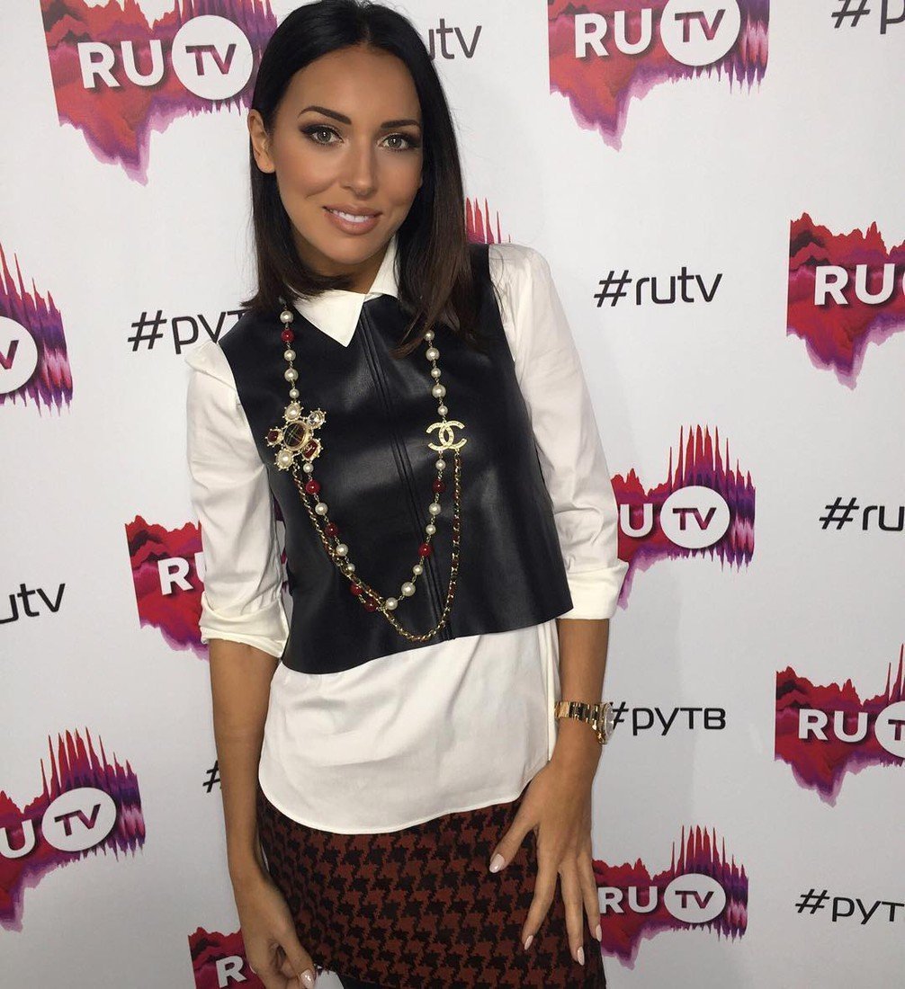 Алсу стиль одежды