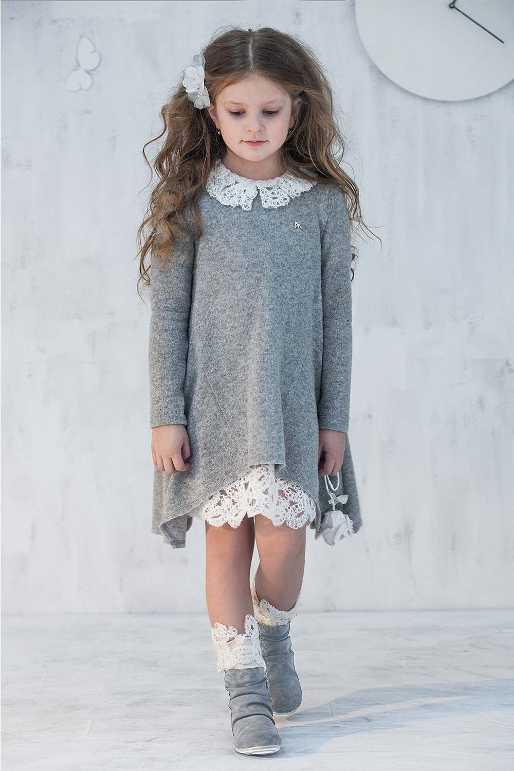 Модное вязаное платье для девочки