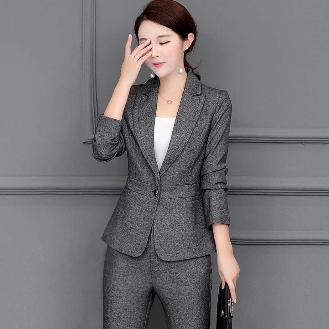 Строгий брючный костюм женский