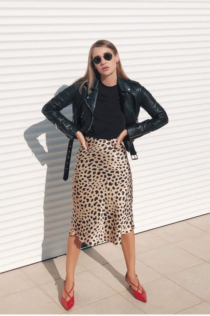 Атласная юбка леопард миди