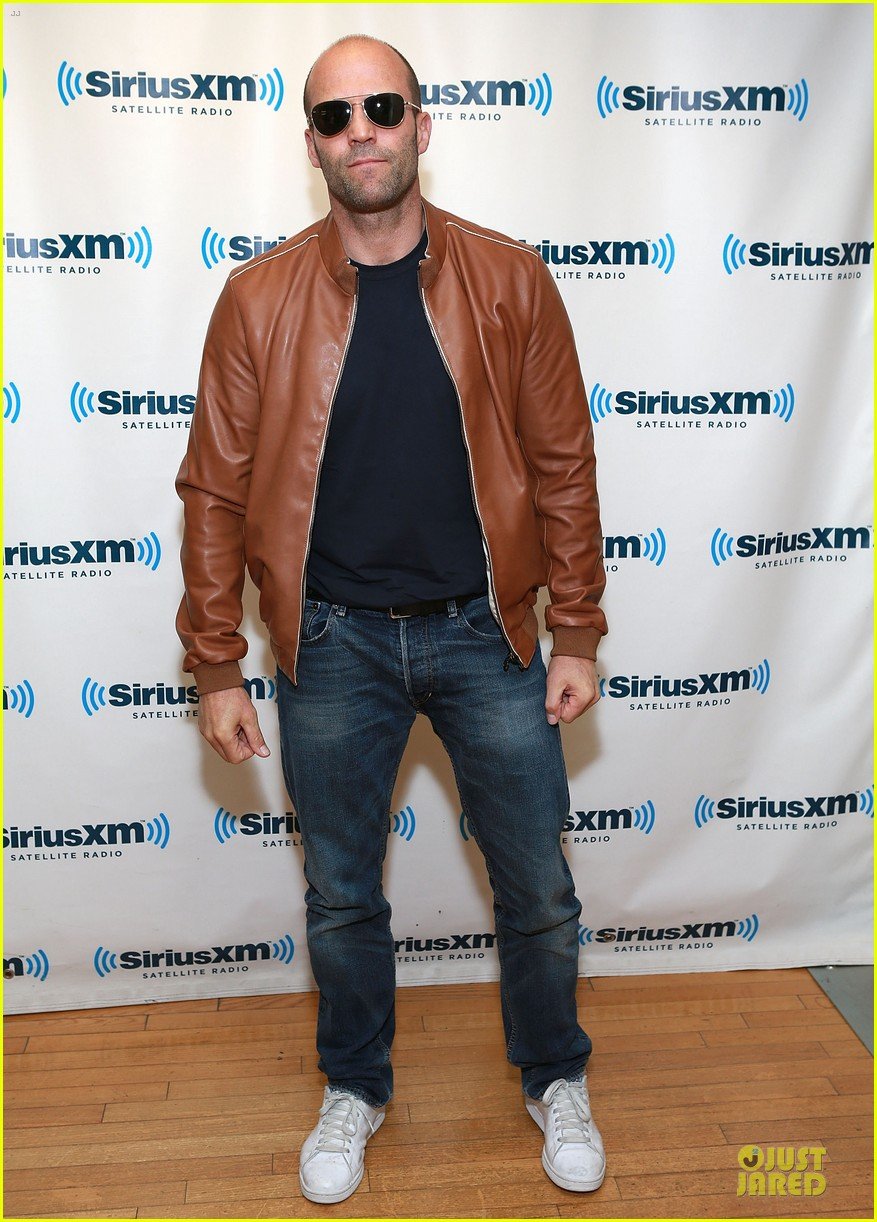 Джейсон Стэтхэм в костюме