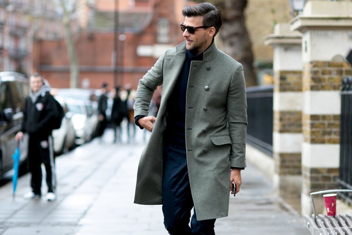 Пальто мужское зимнее бежевое