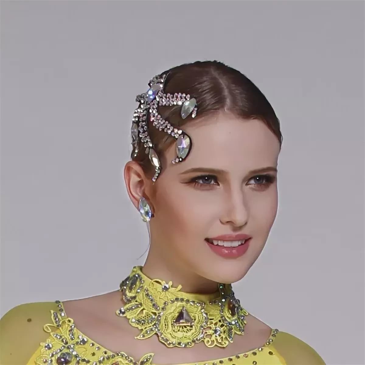 Украшение на голову для танцев