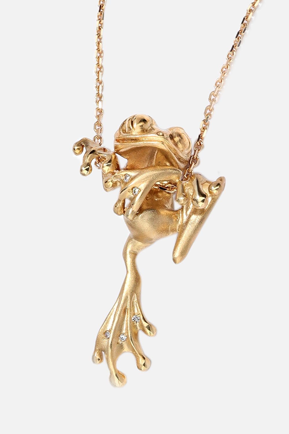 Золотая подвеска лягушка