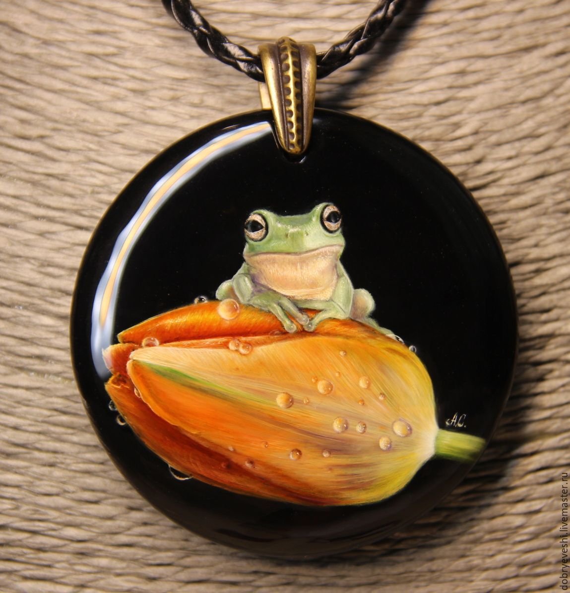 Кулончик с жабой