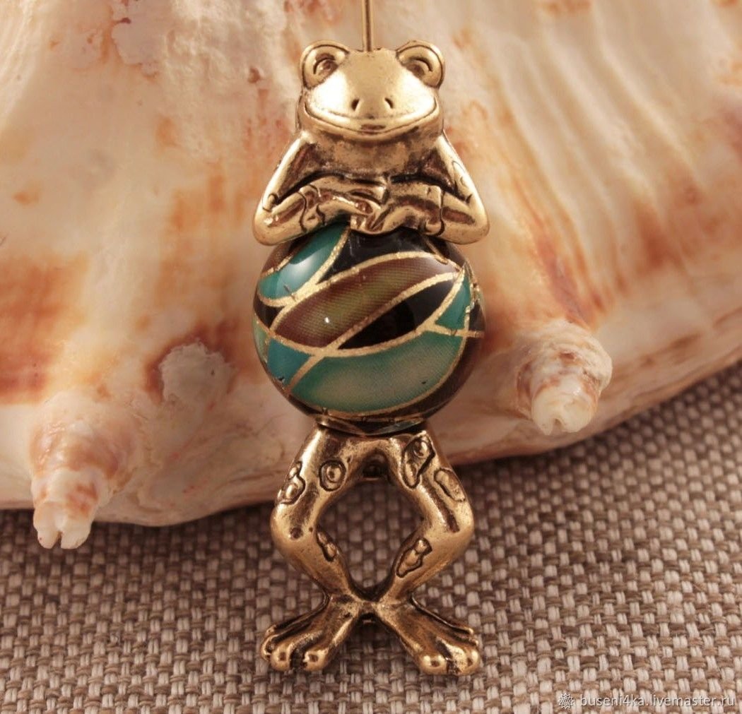 Кулон лягушка