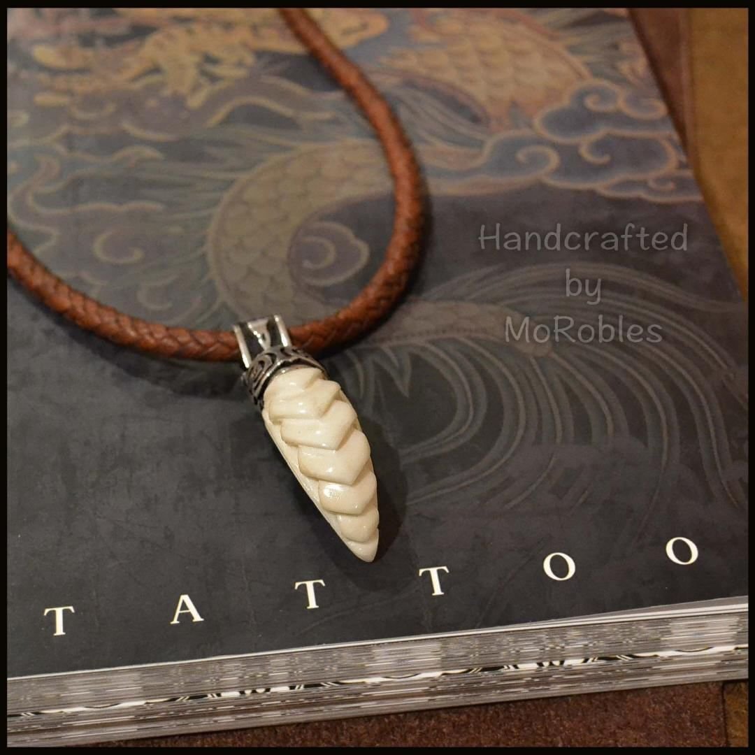 Резьба по кости кулон зверя