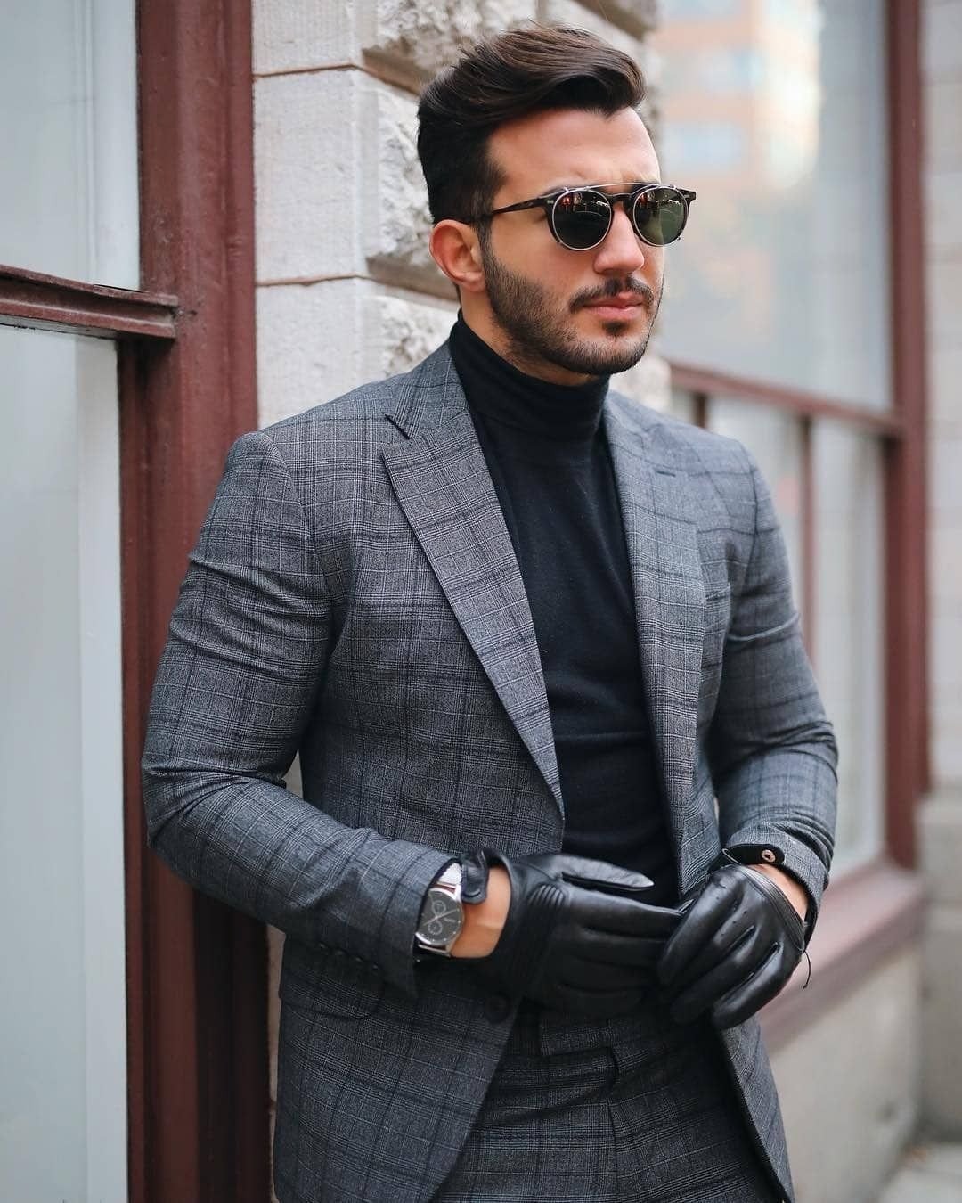 Черная водолазка и брюки