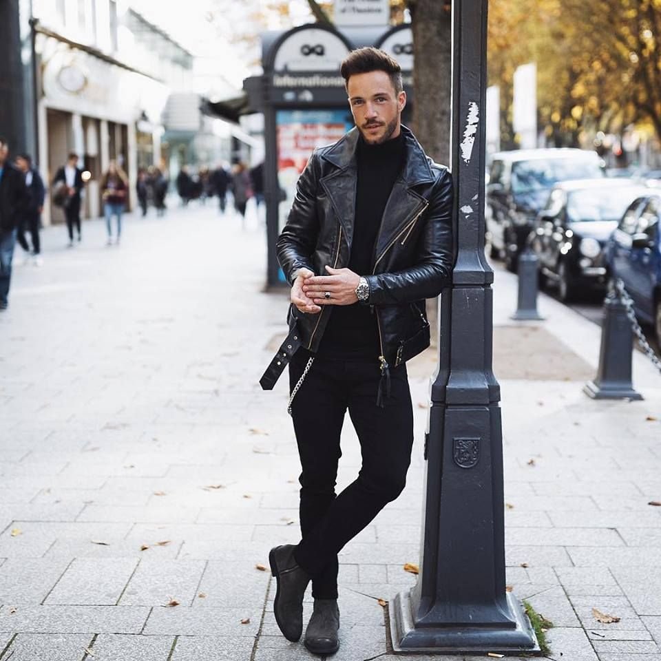 Водолазка и кроссовки мужские