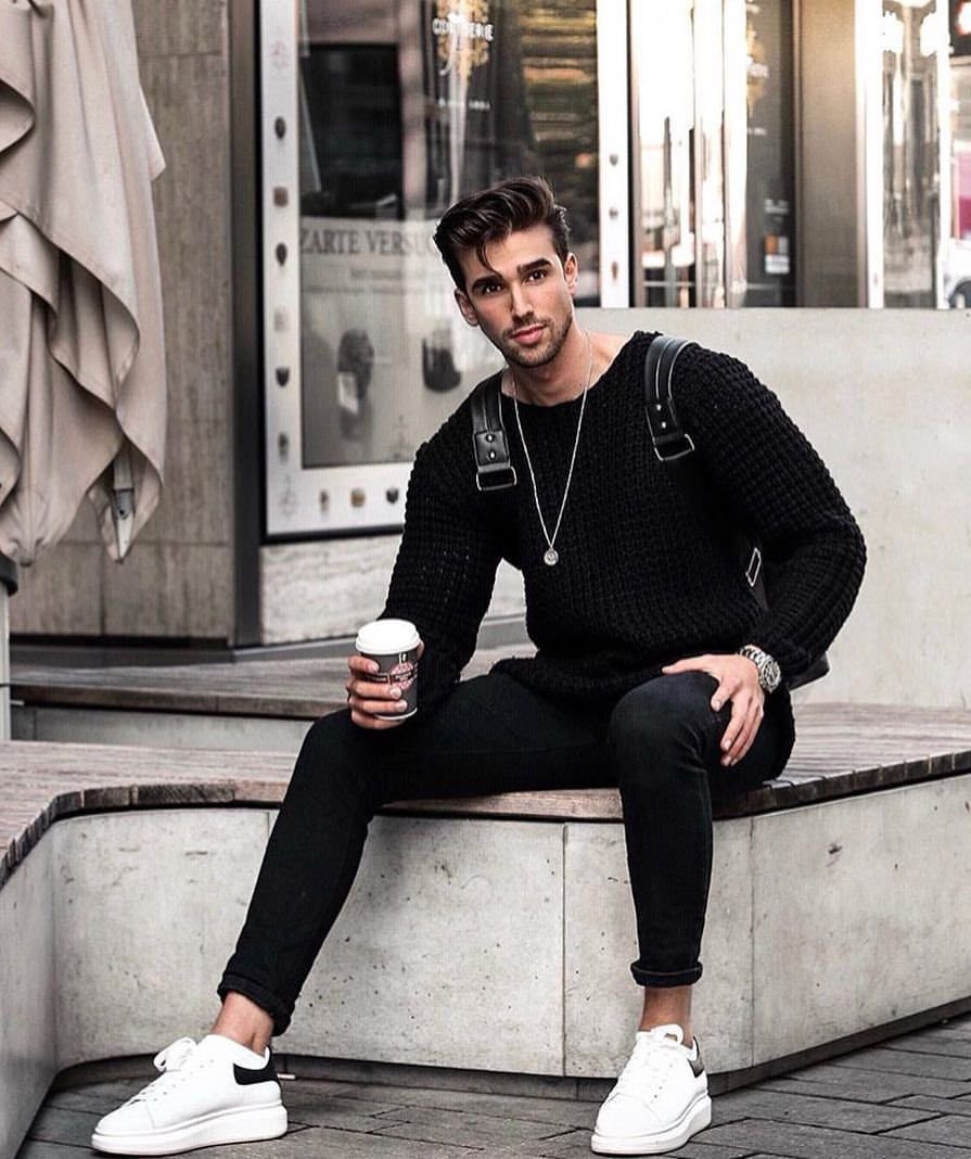 Адам Галлахер лук пальто