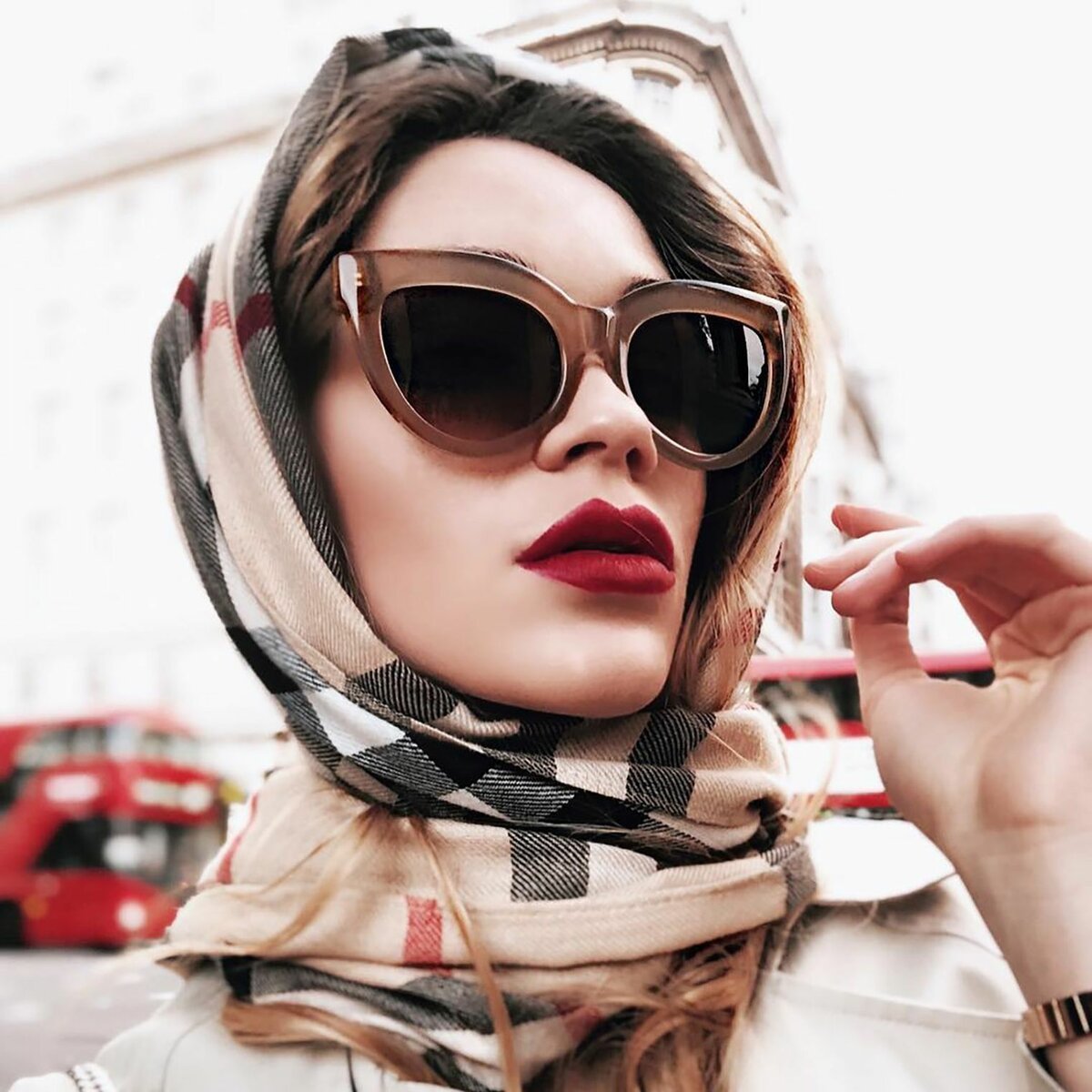 Платок и очки