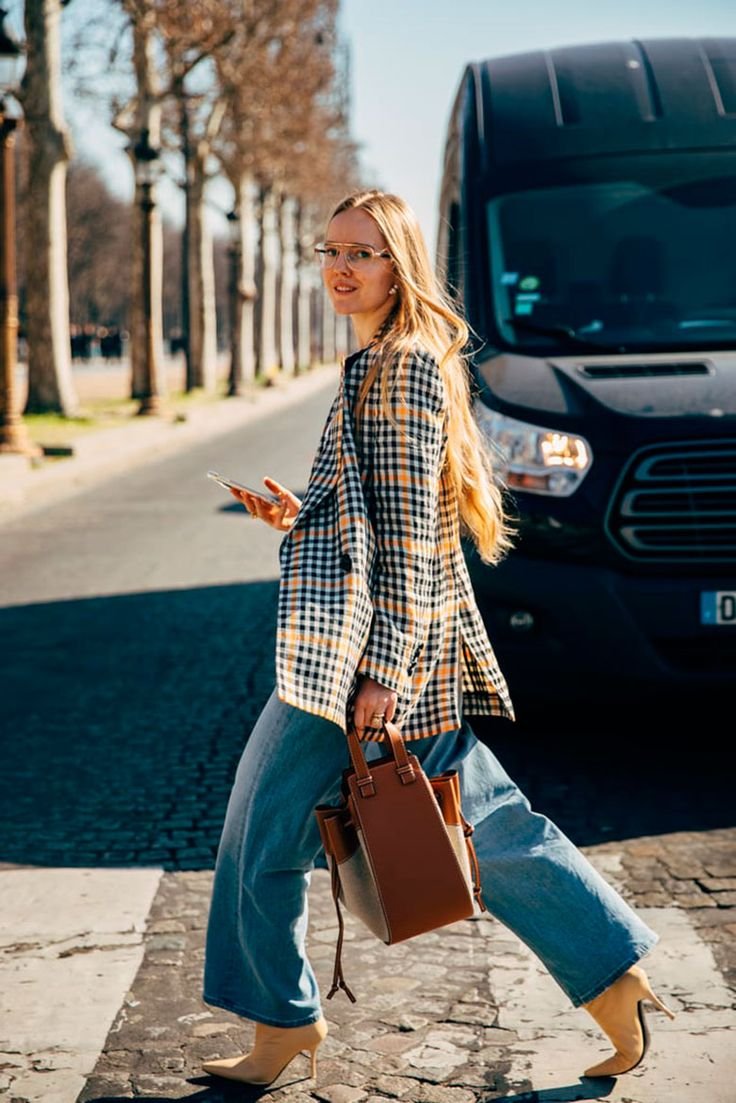 Полуделовой стиль