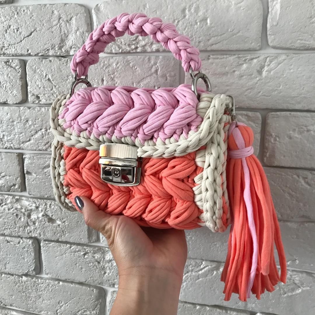 Вязаные сумки из плюшевой пряжи