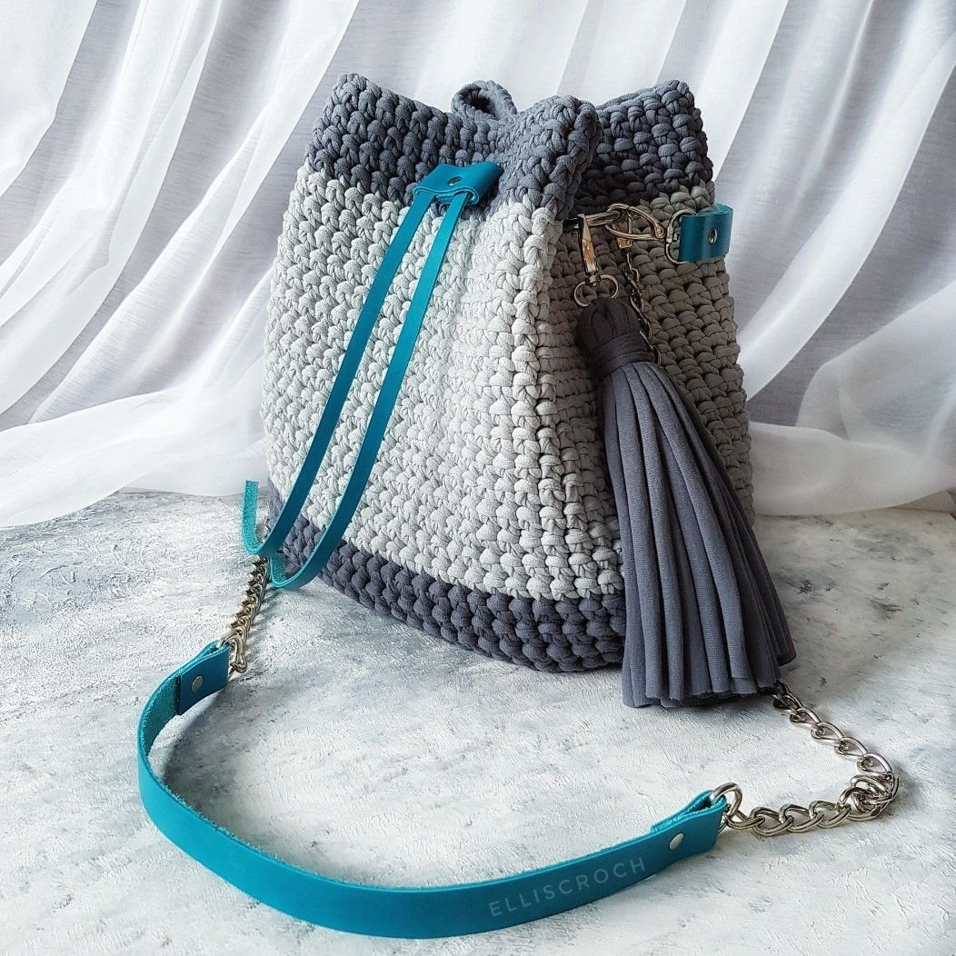 Сумочка из трикотажной пряжи