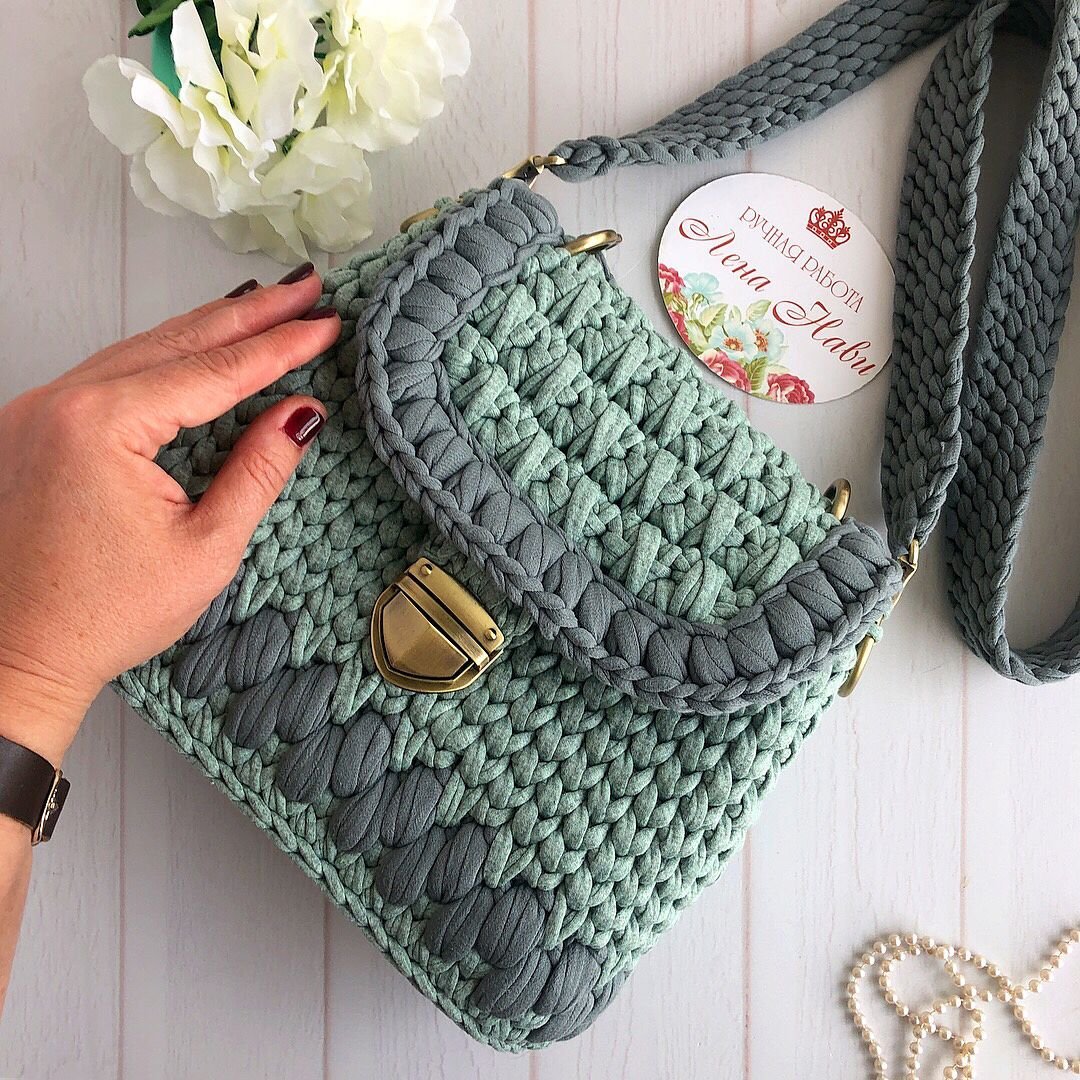 Саквояж из трикотажной пряжи