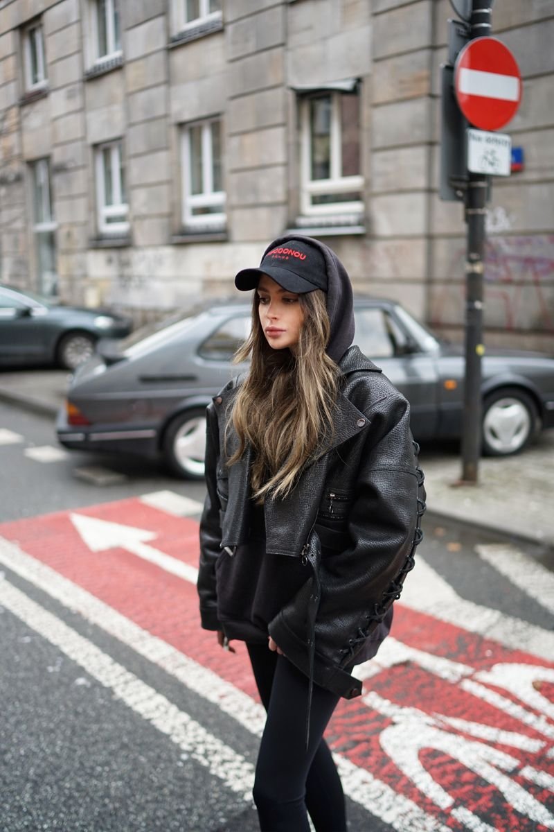 Короткий пуховик оверсайз