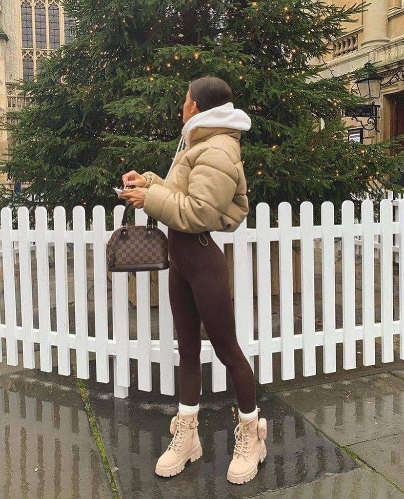 Легинсы в рубчик бежевые