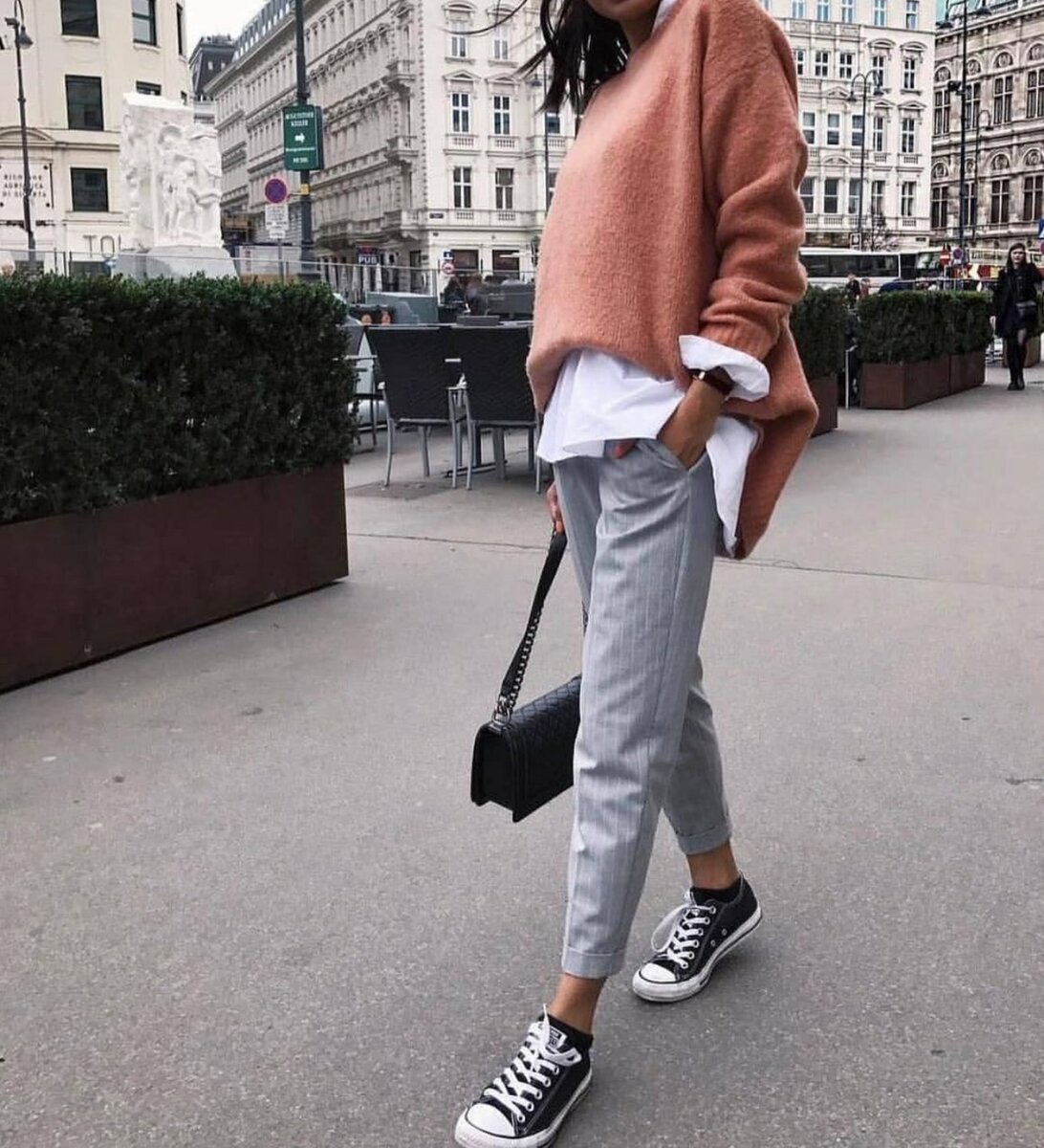 Штаны с кедами женские