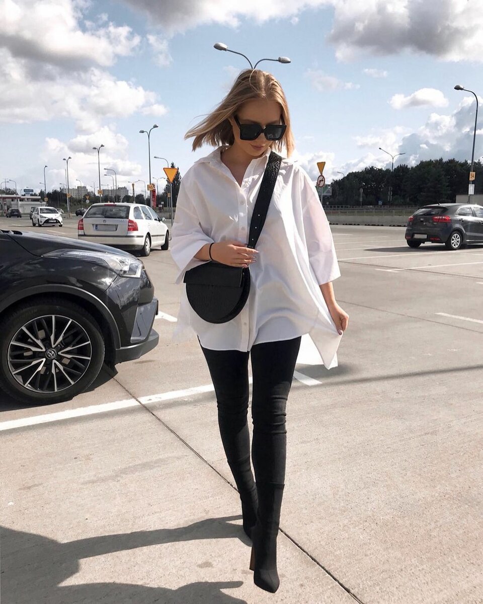 Кожаные лоси и белая рубашка