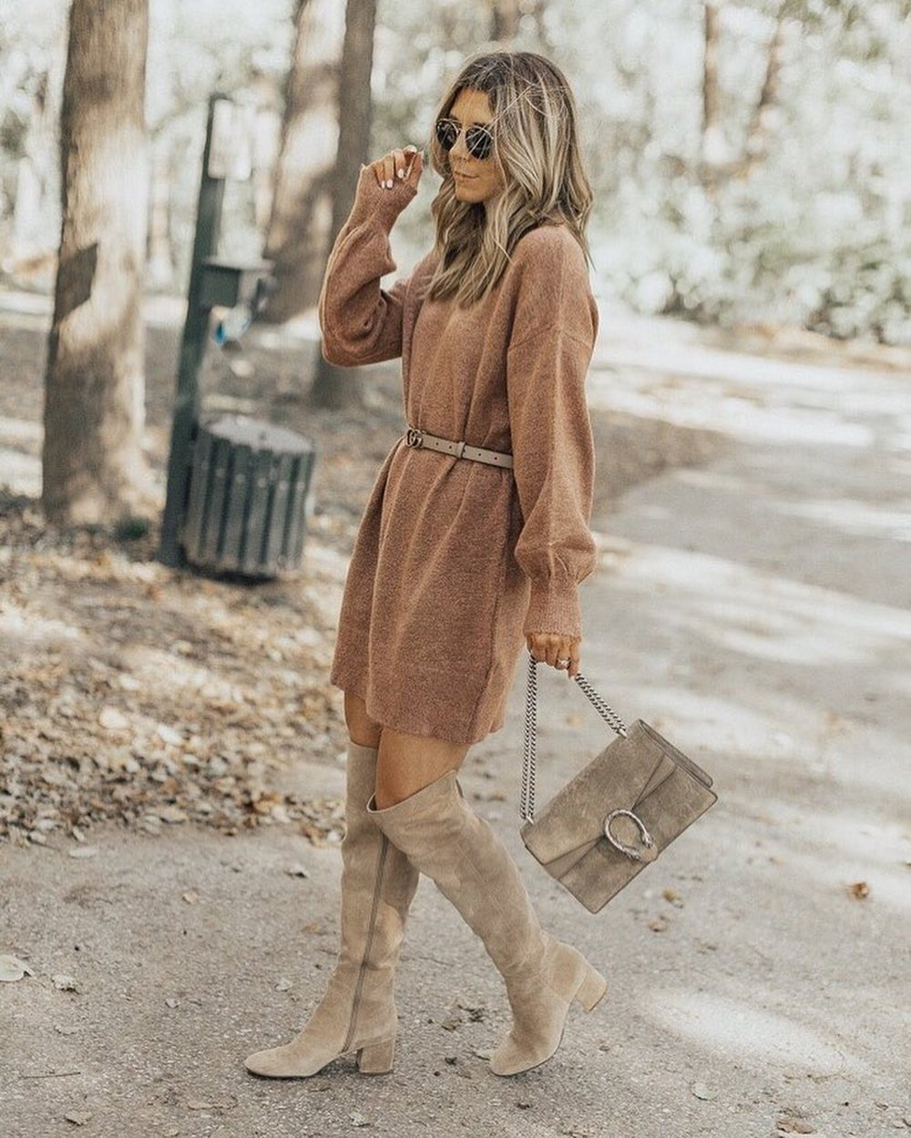 Платье свитер и ботфорты