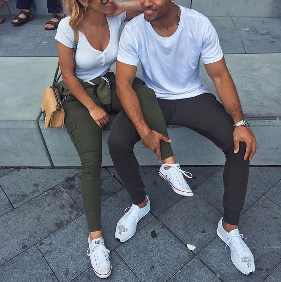 Пара в спортивной одежде