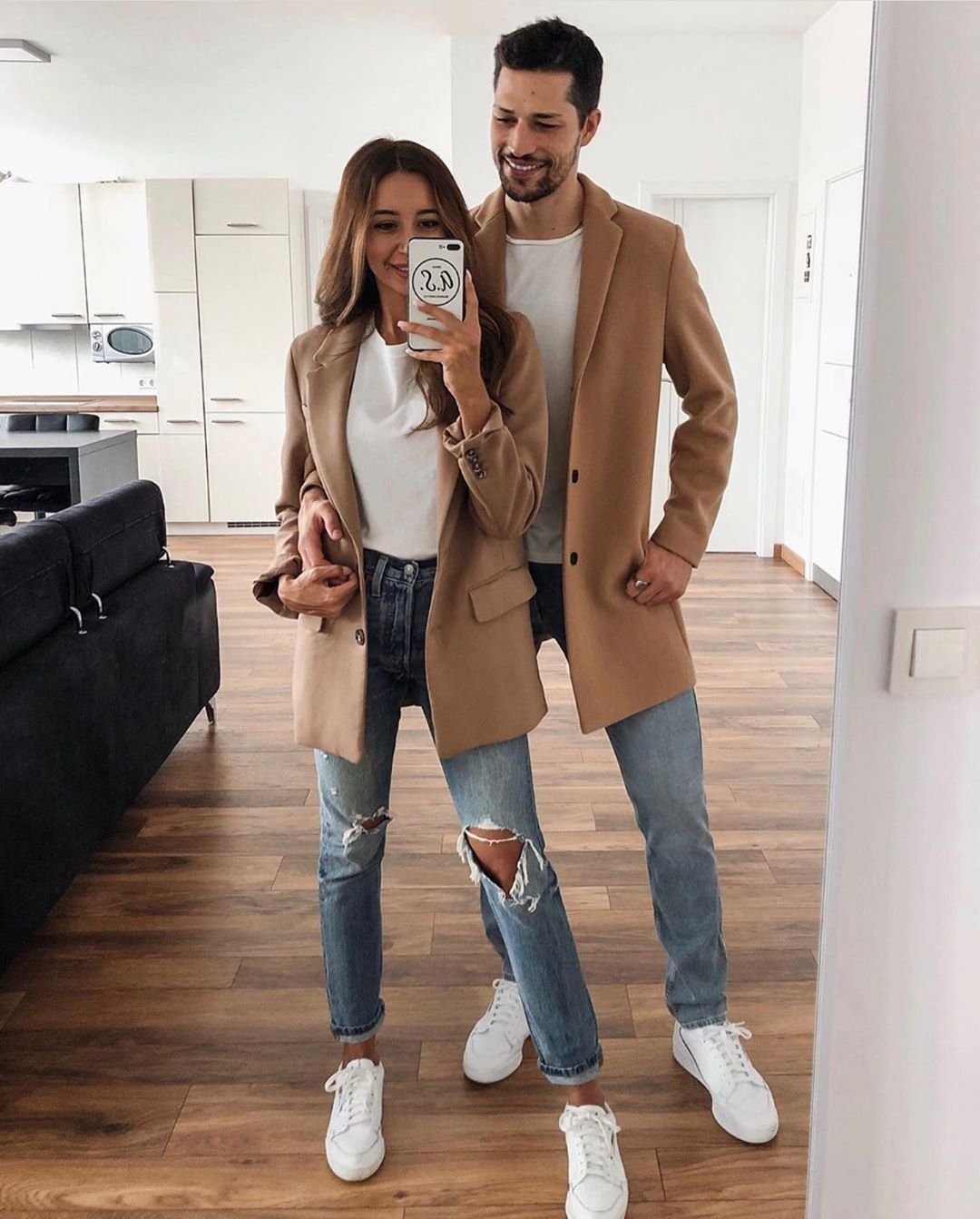 Стильный наряд мужа и жены в одном стиле