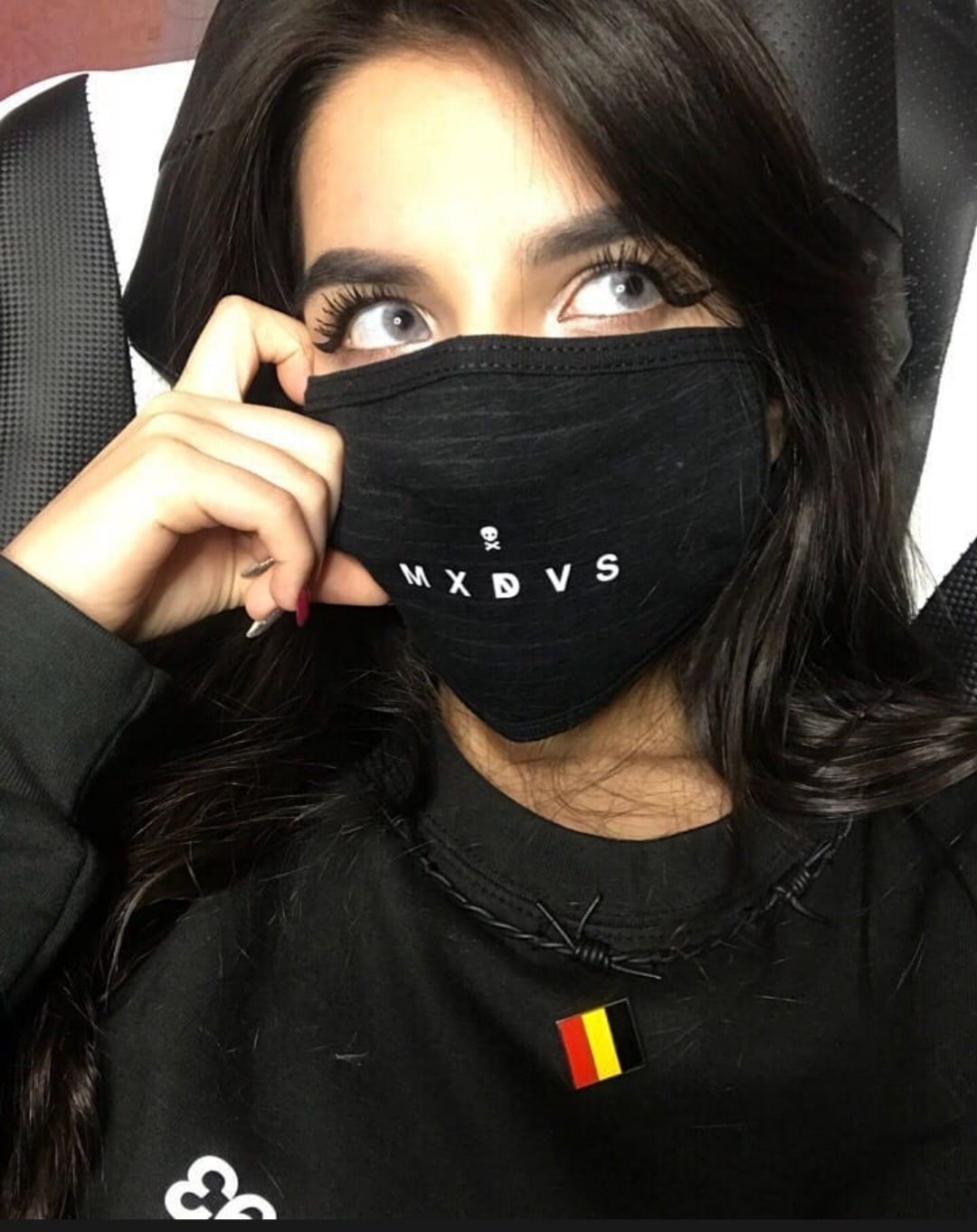 Девушка в Балаклаве