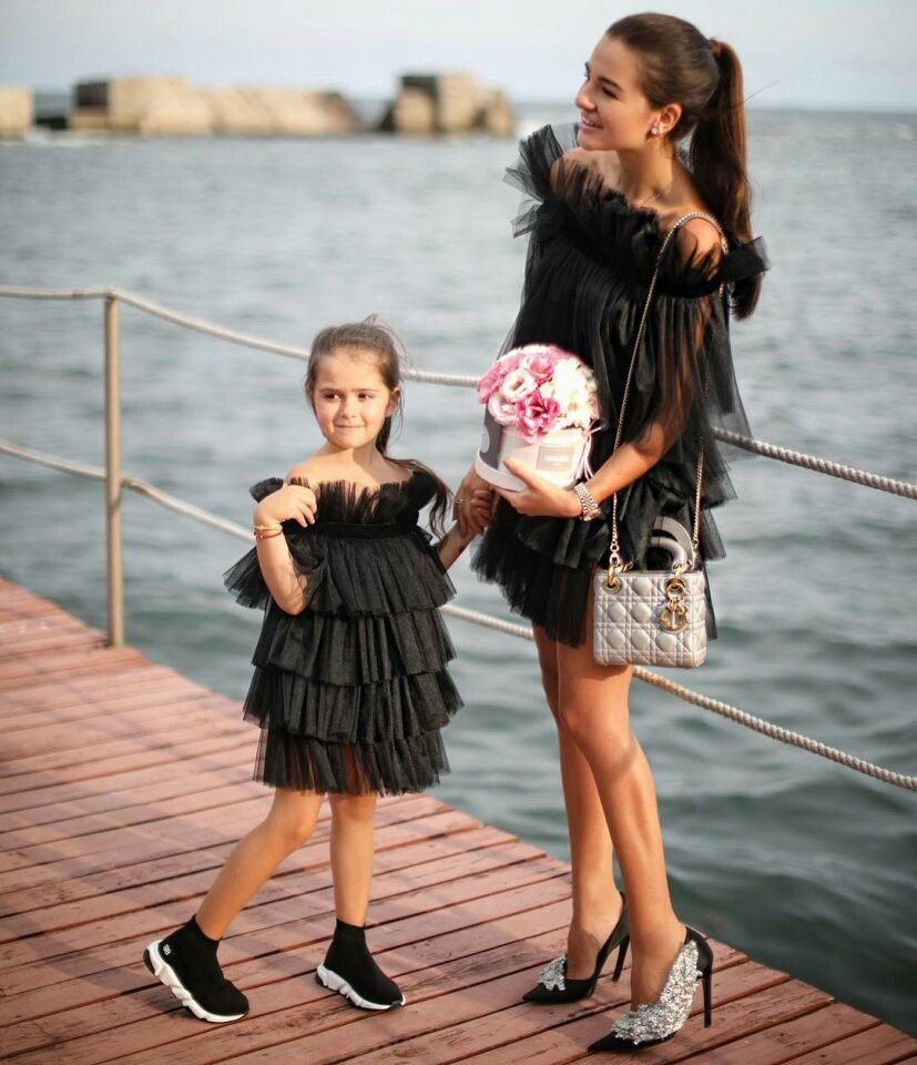 Стильные мама и дочь