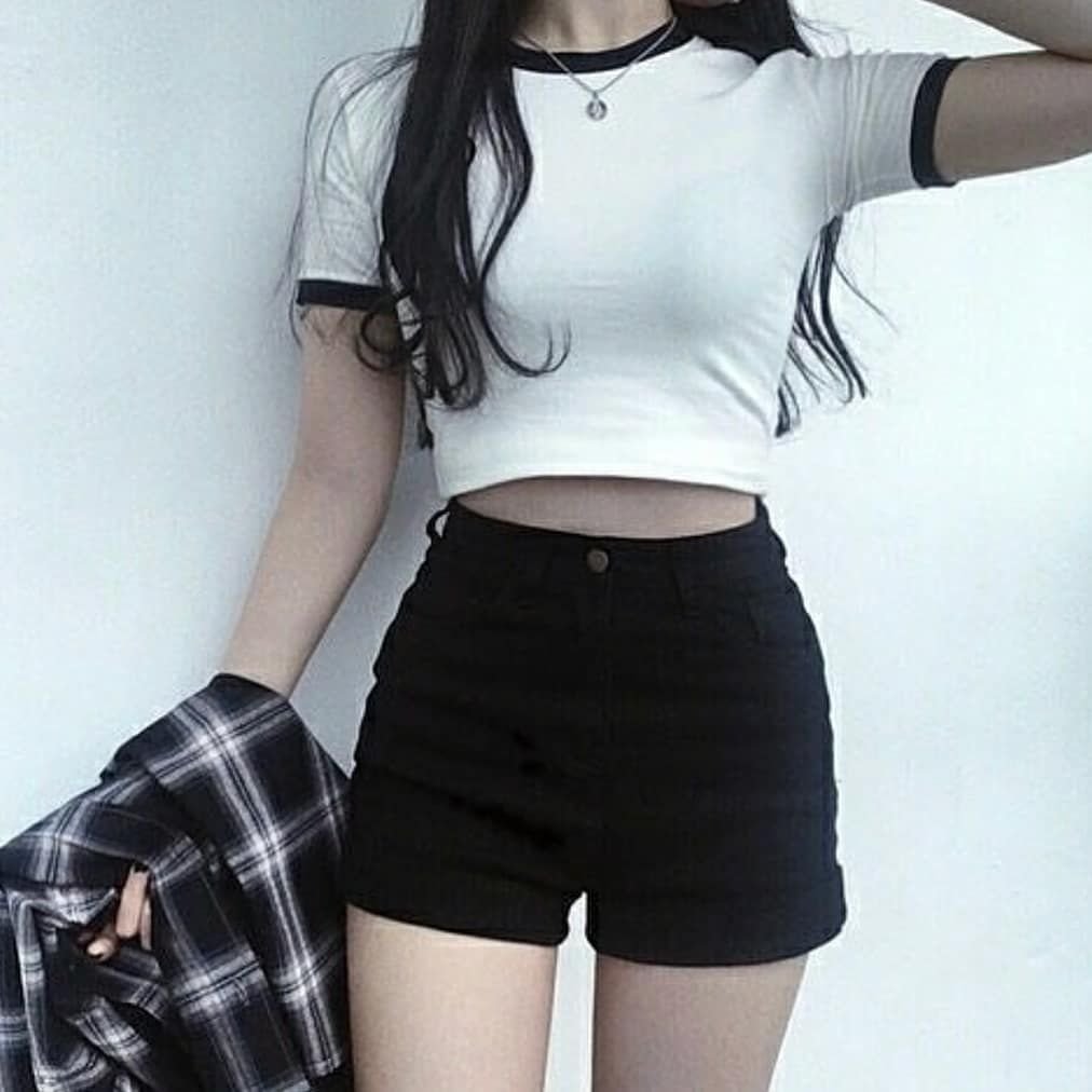 Дети Японии шортах