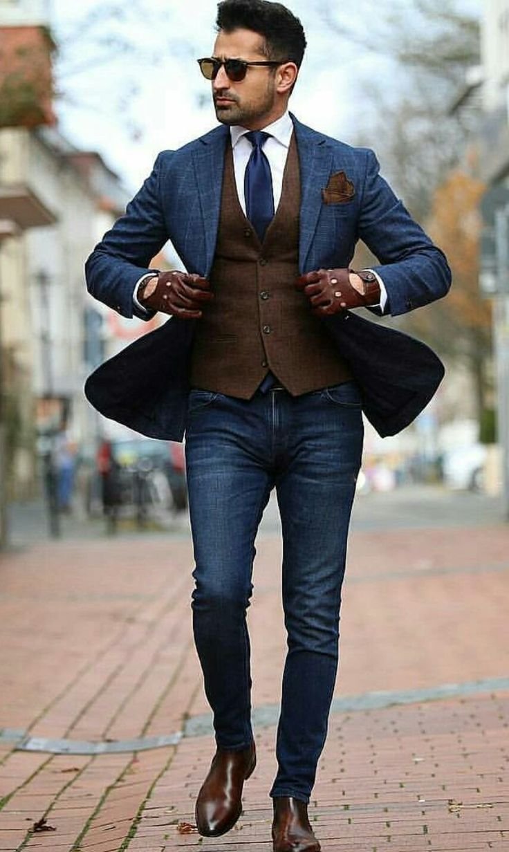 Коричневый кожаный пиджак женский