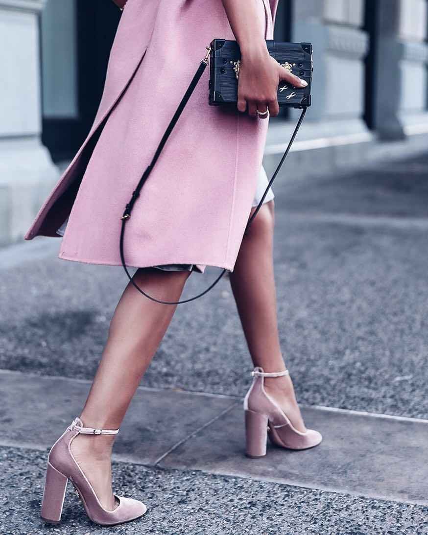 Фиолетовые туфли с золотым