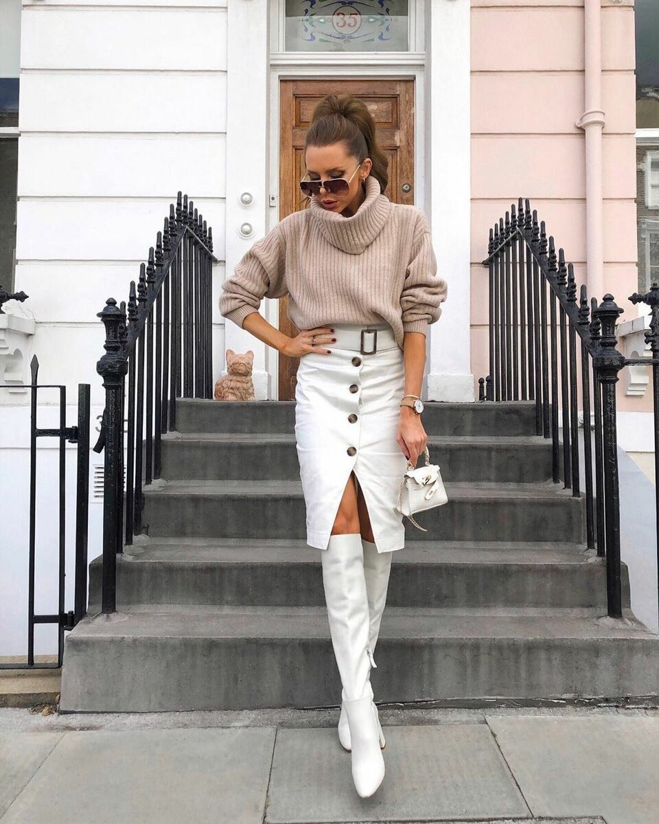 Бежевые ботфорты