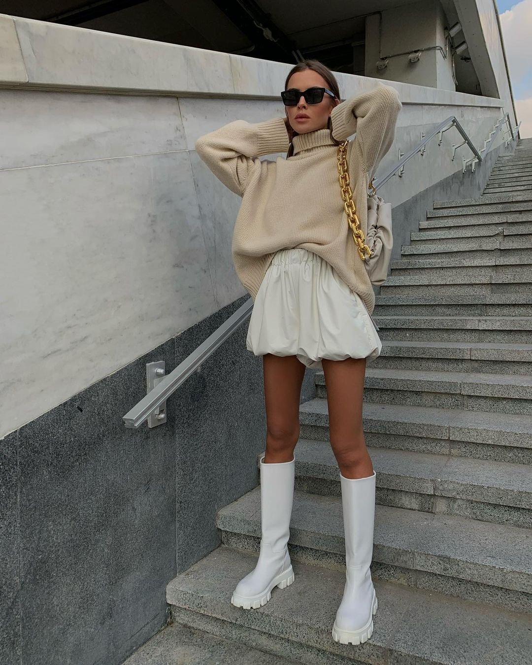 Образ с белыми сапогами