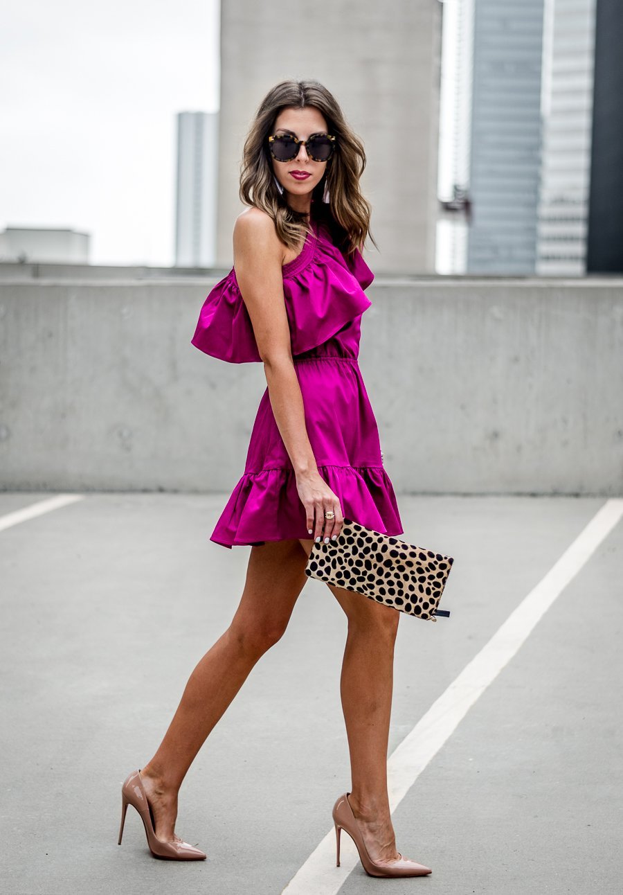 Вечернее платье цвета фуксии