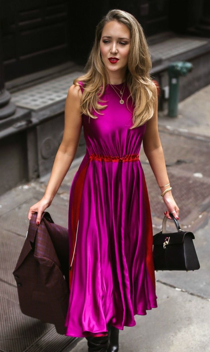 Платье фуксия 2022