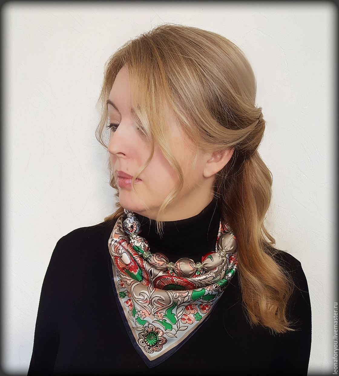 Шарф с бусами