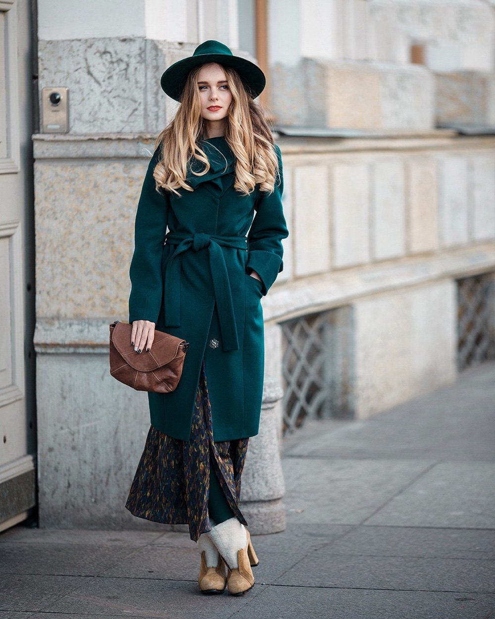 "Пальто и шляпа" Антоний Арисса