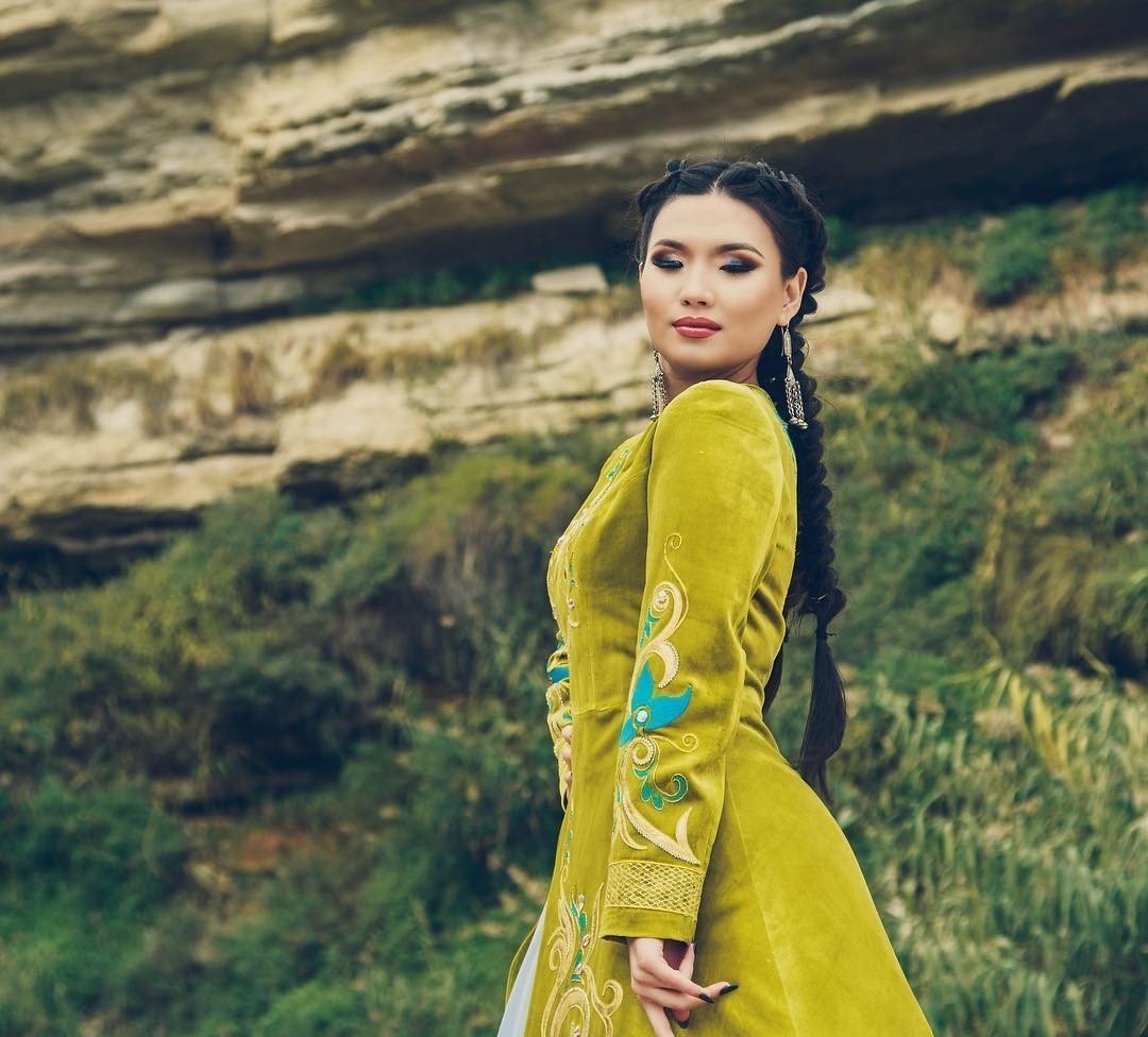 Жакет в бурятском стиле