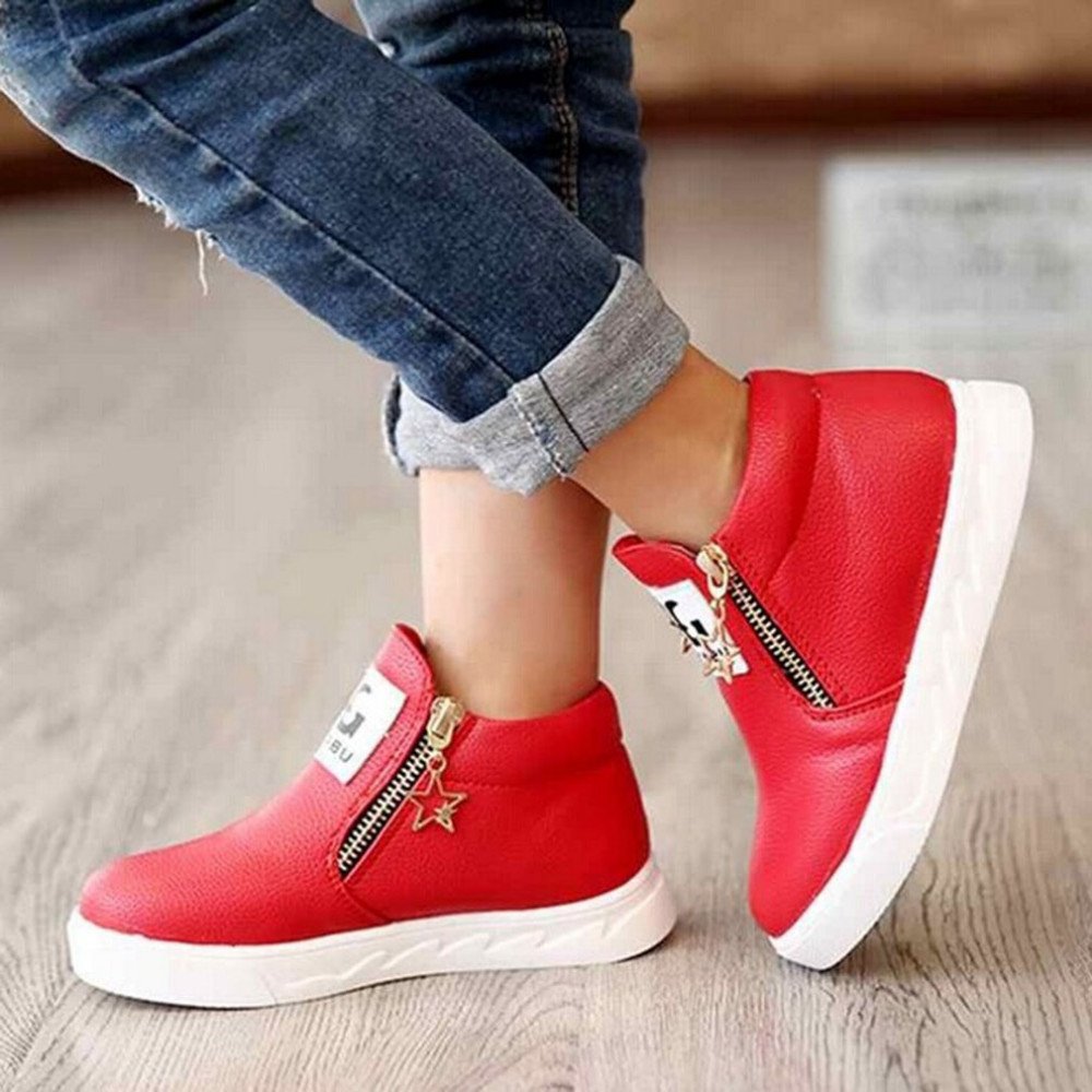 Девушка в ботинках