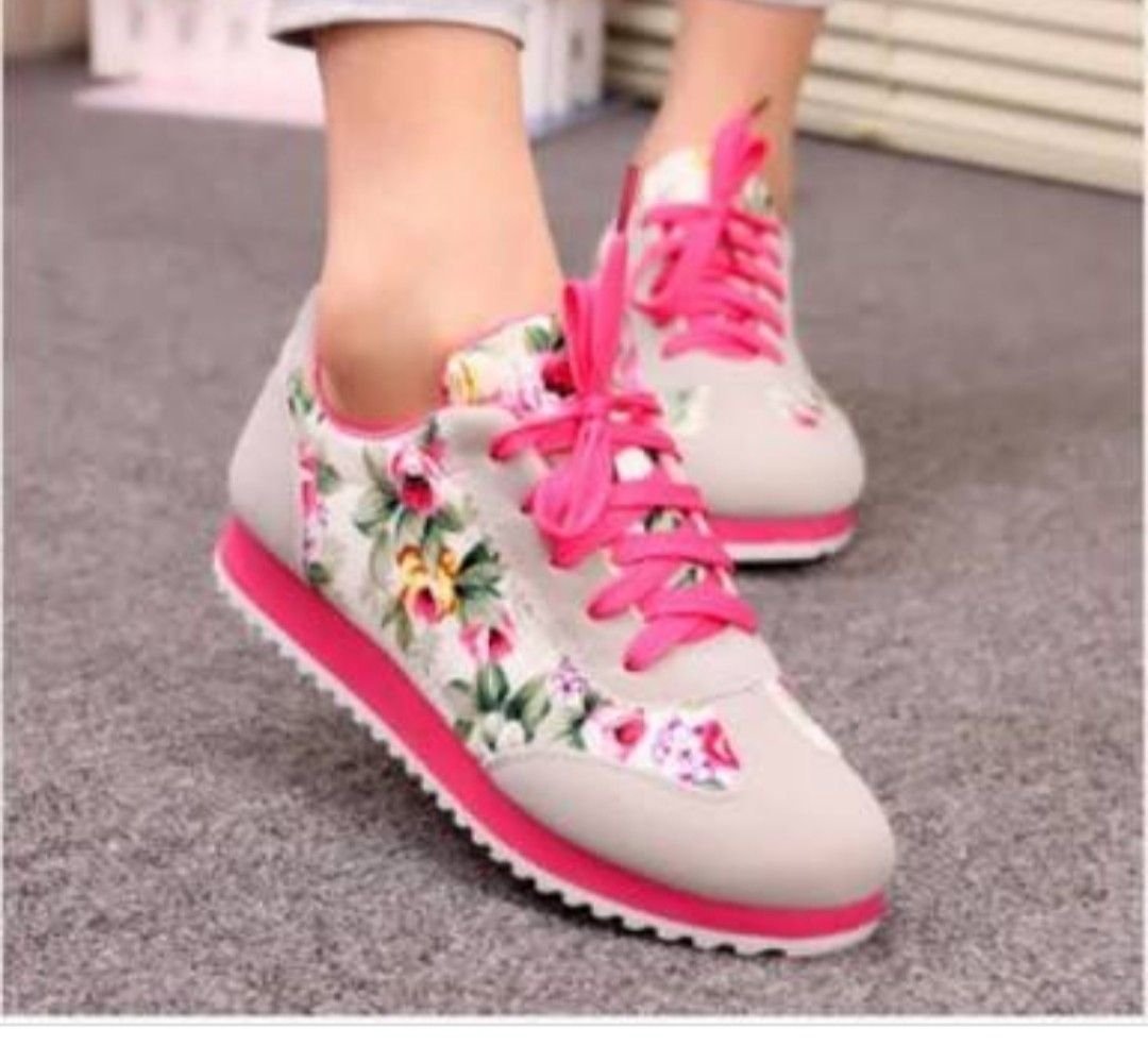 Модные кроссовки для девочек