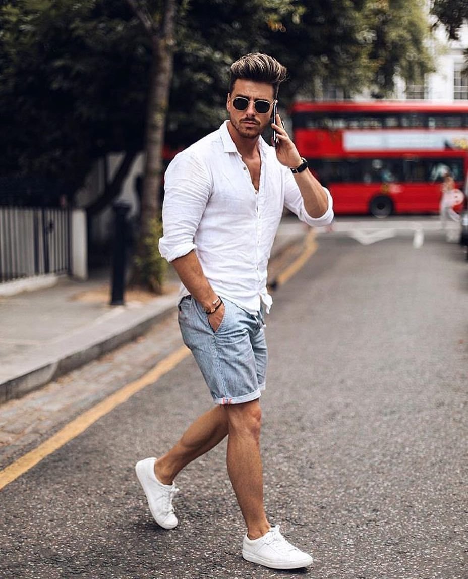 Мужчина в джинсах