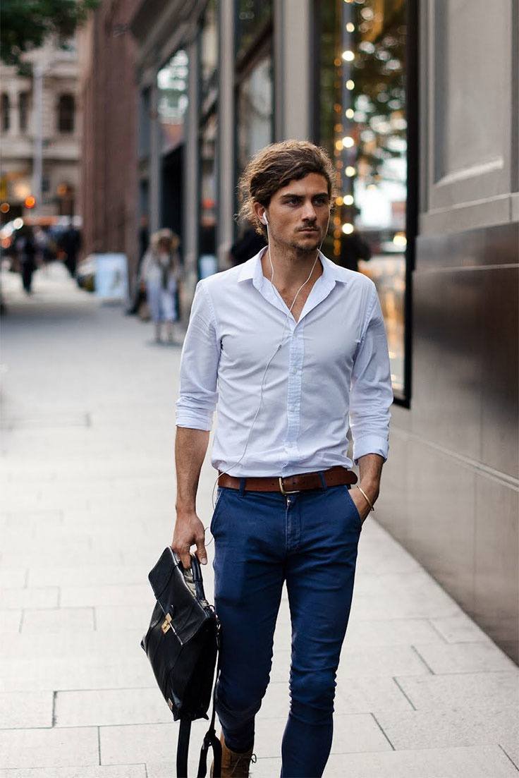 Белая рубашка и джинсы мужские