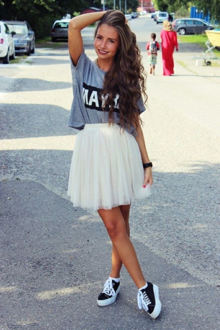 Пышная юбка с кедами