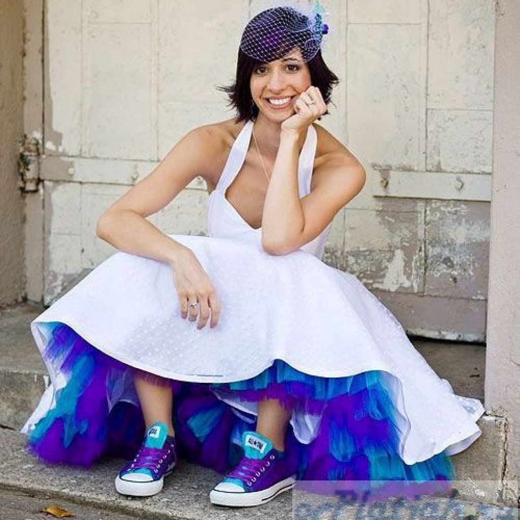 Платье с кедами на выпускной