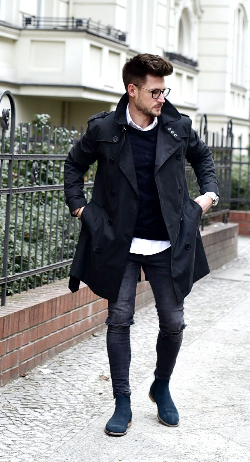 Дима Масленников в черном пальто